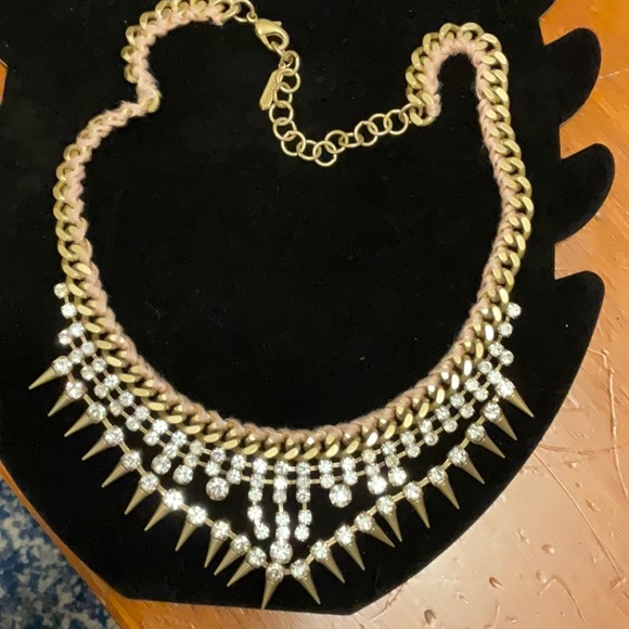 Stella and Dot gold, crystal and pink necklace - Picture 3 of 4